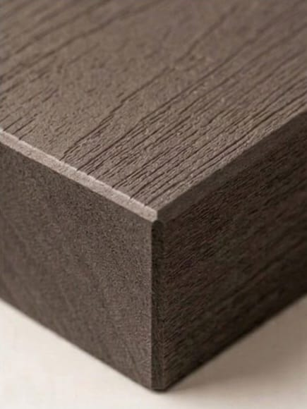 Premium composite decking grain for low-maintenance Cape Town timber decking — splinter-free engineered board.